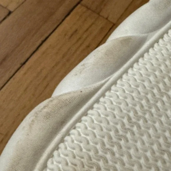 Novelty Cow Slippers - Fun Comfort Slides, Cozy House Shoes Size 40-41 - Picture 7 of 7